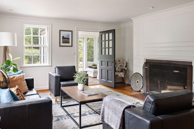 35 Sandy Pond Rd, Lincoln, MA 01773