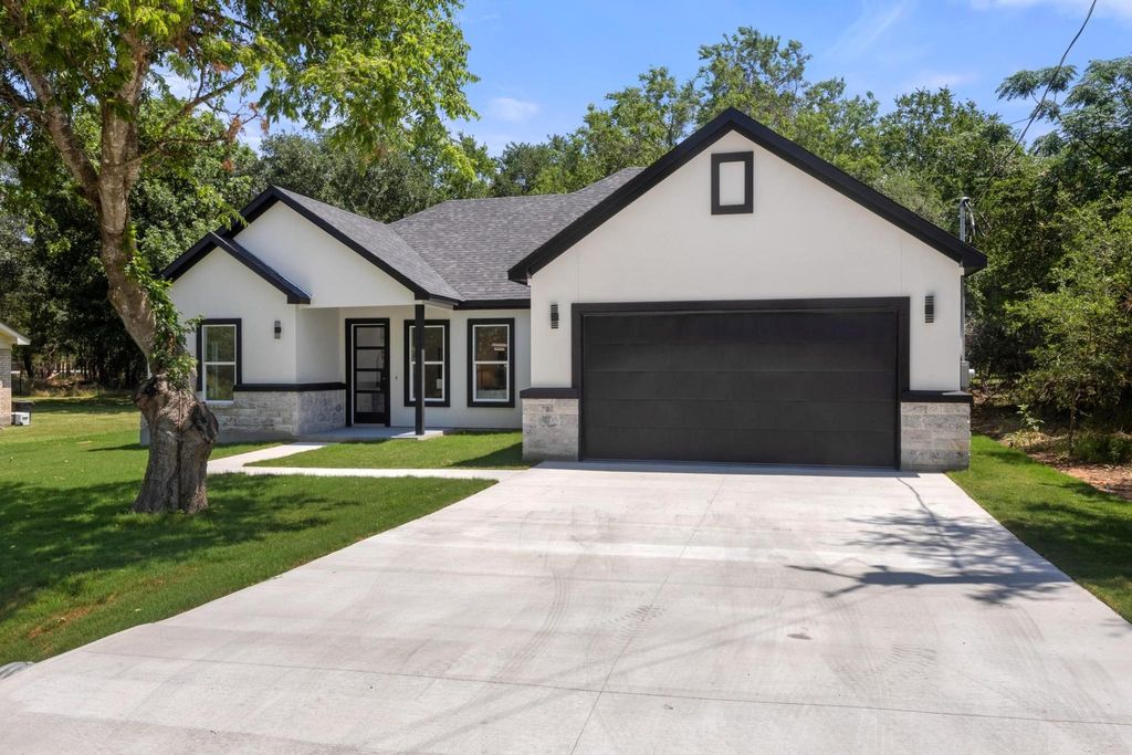 147 Puu Waa Waa LN, Bastrop, TX 78602