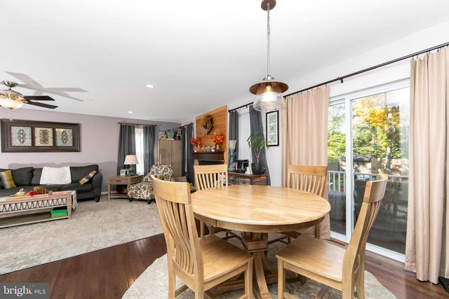 11 EVERGREEN RD, Mount Laurel, NJ 08054