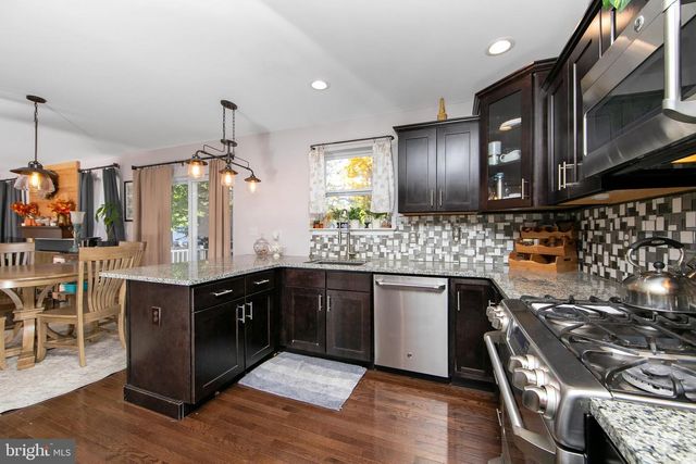 11 EVERGREEN RD, Mount Laurel, NJ 08054