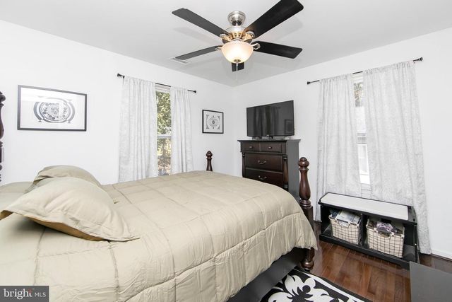 11 EVERGREEN RD, Mount Laurel, NJ 08054