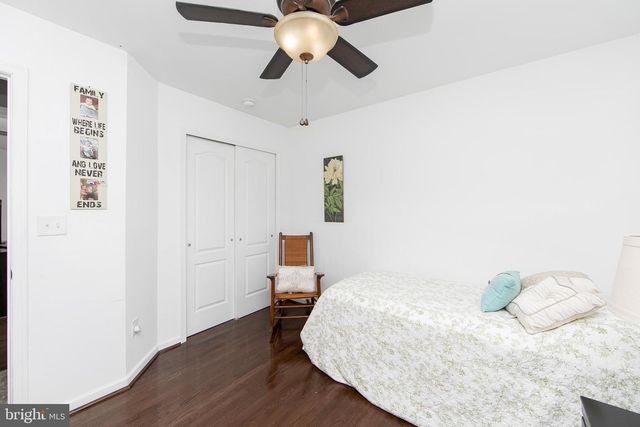 11 EVERGREEN RD, Mount Laurel, NJ 08054