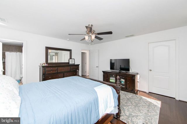 11 EVERGREEN RD, Mount Laurel, NJ 08054