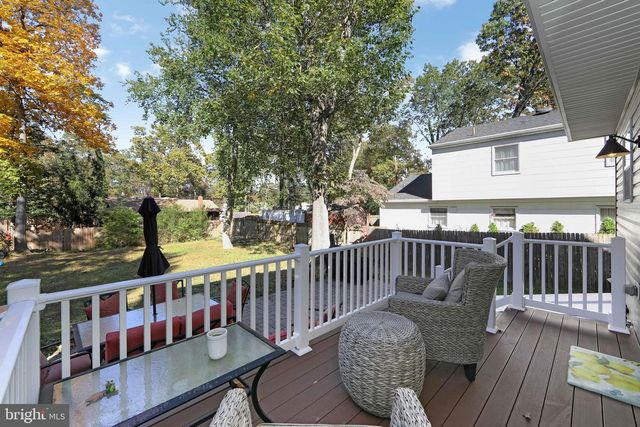 11 EVERGREEN RD, Mount Laurel, NJ 08054