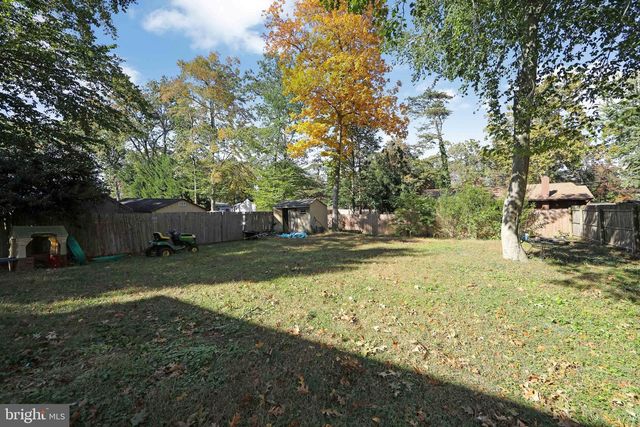 11 EVERGREEN RD, Mount Laurel, NJ 08054