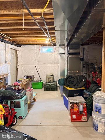 11 EVERGREEN RD, Mount Laurel, NJ 08054