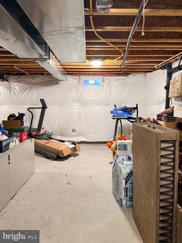 11 EVERGREEN RD, Mount Laurel, NJ 08054