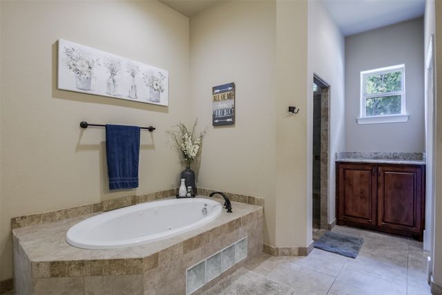 505 Boz Road, Waxahachie, TX 75167