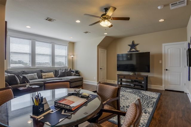 505 Boz Road, Waxahachie, TX 75167