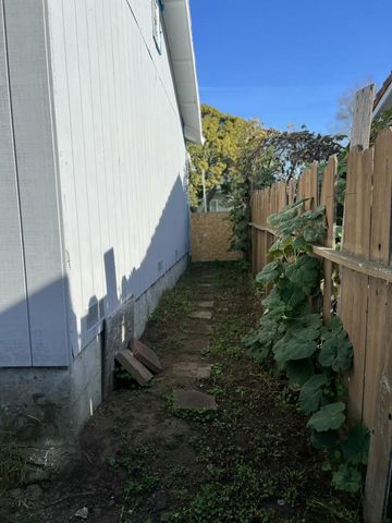 28 Kadderly Lane, Watsonville, CA 95076