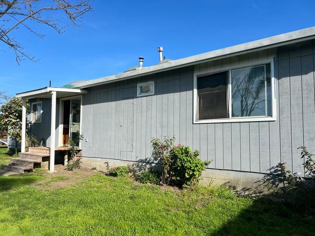 28 Kadderly Lane, Watsonville, CA 95076