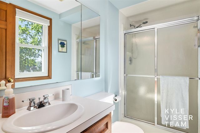 2032 Edgewood Avenue, Grand Rapids, MI 49546