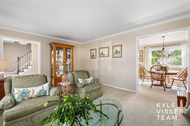 2032 Edgewood Avenue, Grand Rapids, MI 49546
