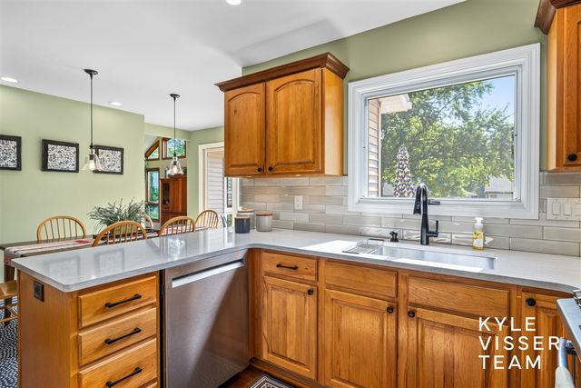 2032 Edgewood Avenue, Grand Rapids, MI 49546