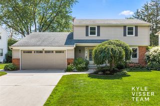 2032 Edgewood Avenue, Grand Rapids, MI 49546