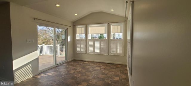 4 WICKERBERRY PL, Gordonville, PA 17529