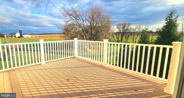 4 WICKERBERRY PL, Gordonville, PA 17529