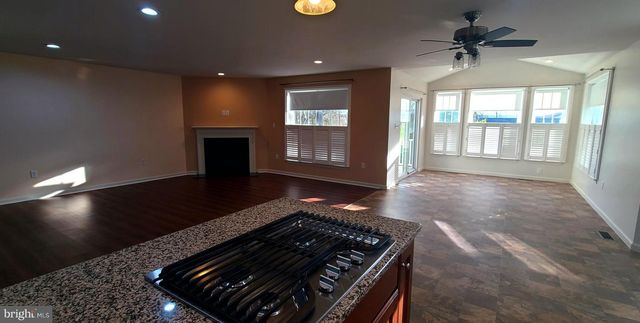 4 WICKERBERRY PL, Gordonville, PA 17529