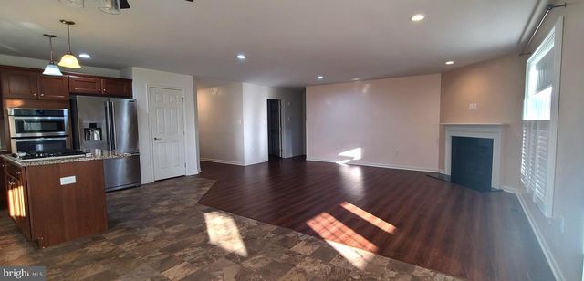 4 WICKERBERRY PL, Gordonville, PA 17529