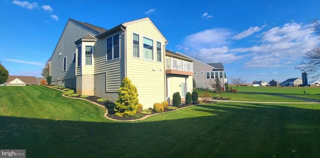 4 WICKERBERRY PL, Gordonville, PA 17529