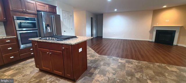 4 WICKERBERRY PL, Gordonville, PA 17529