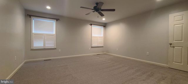 4 WICKERBERRY PL, Gordonville, PA 17529