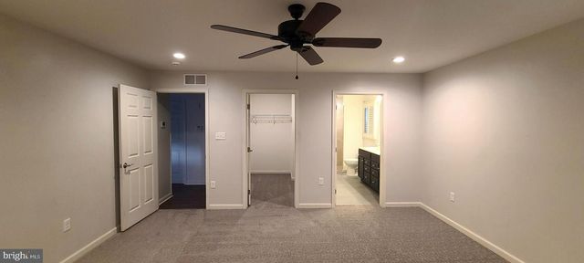 4 WICKERBERRY PL, Gordonville, PA 17529