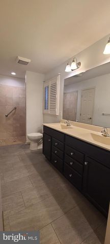 4 WICKERBERRY PL, Gordonville, PA 17529