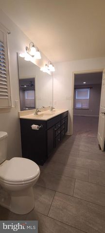 4 WICKERBERRY PL, Gordonville, PA 17529