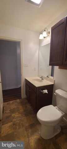 4 WICKERBERRY PL, Gordonville, PA 17529