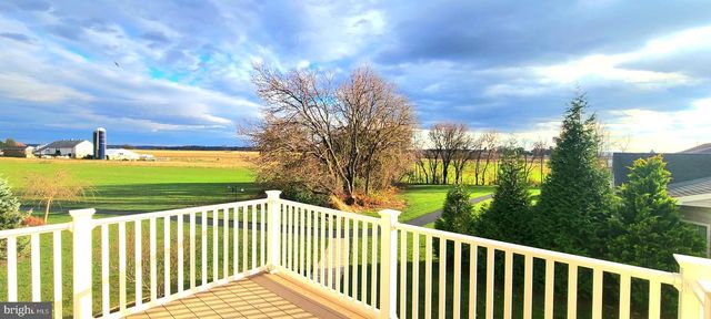 4 WICKERBERRY PL, Gordonville, PA 17529