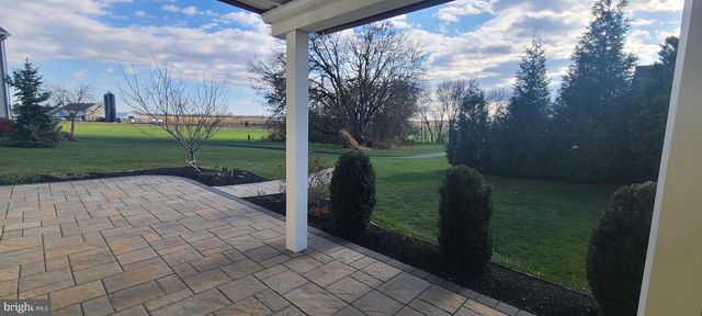 4 WICKERBERRY PL, Gordonville, PA 17529