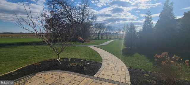 4 WICKERBERRY PL, Gordonville, PA 17529