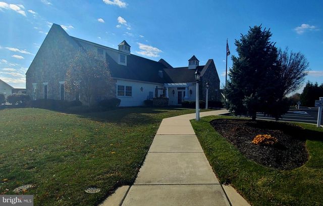 4 WICKERBERRY PL, Gordonville, PA 17529