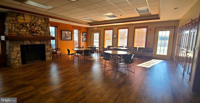 4 WICKERBERRY PL, Gordonville, PA 17529