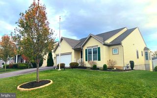 4 WICKERBERRY PL, Gordonville, PA 17529