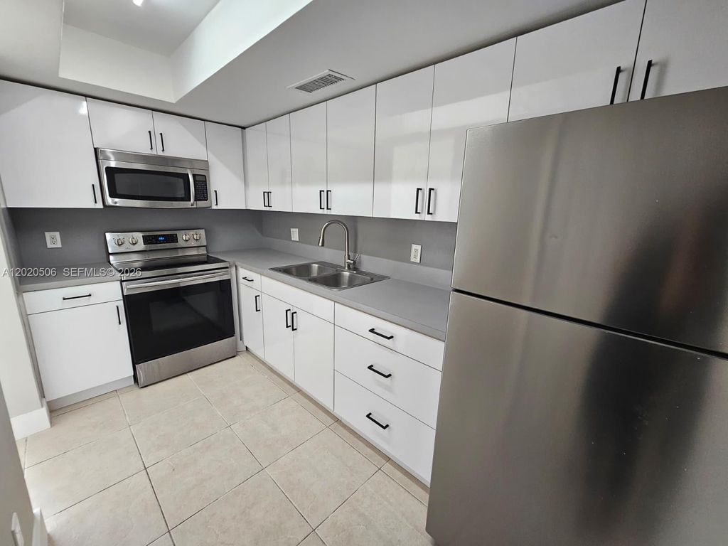 13700 NE 6th Ave 106, North Miami, FL 33161