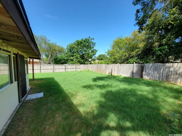 189 Meadowland, Universal City, TX 78148