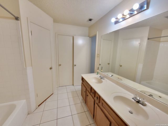 189 Meadowland, Universal City, TX 78148