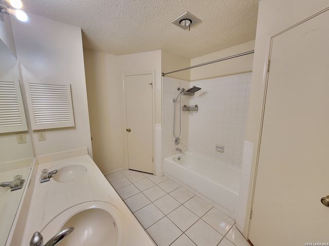 189 Meadowland, Universal City, TX 78148
