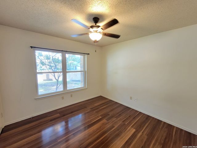 189 Meadowland, Universal City, TX 78148