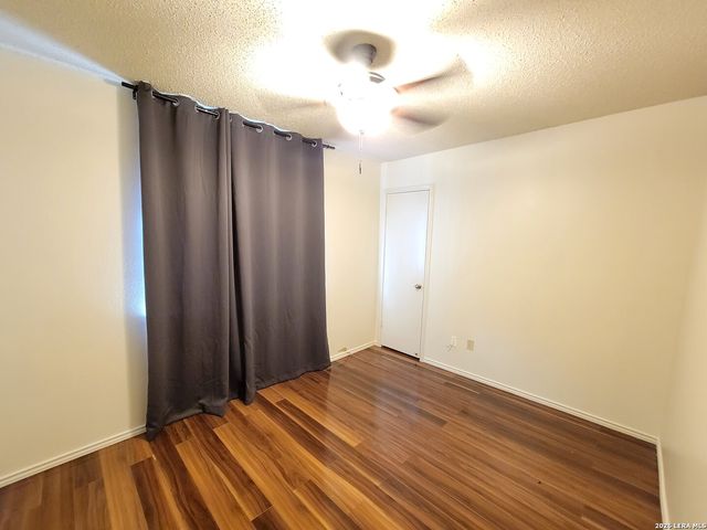 189 Meadowland, Universal City, TX 78148