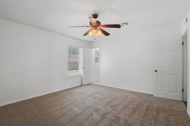 1604 NE 4th Street, Moore, OK 73160