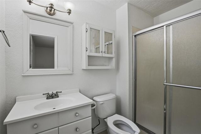 1604 NE 4th Street, Moore, OK 73160