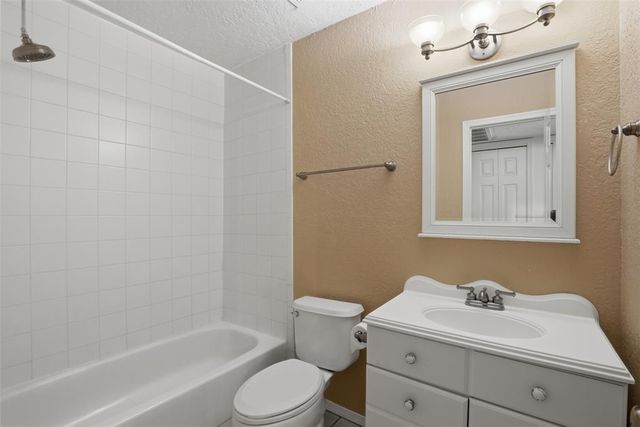 1604 NE 4th Street, Moore, OK 73160