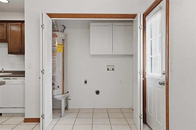 1604 NE 4th Street, Moore, OK 73160