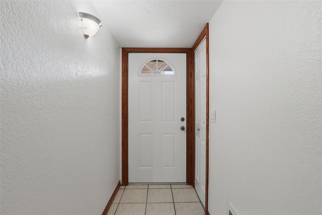 1604 NE 4th Street, Moore, OK 73160