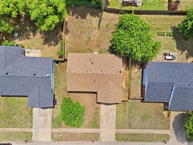 1604 NE 4th Street, Moore, OK 73160