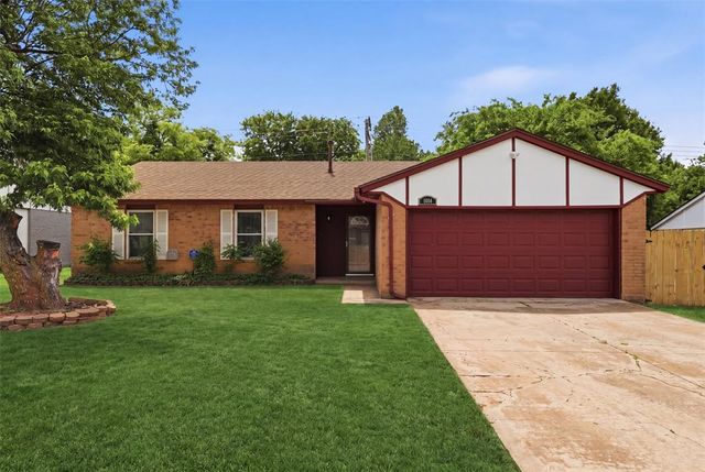 1604 NE 4th Street, Moore, OK 73160
