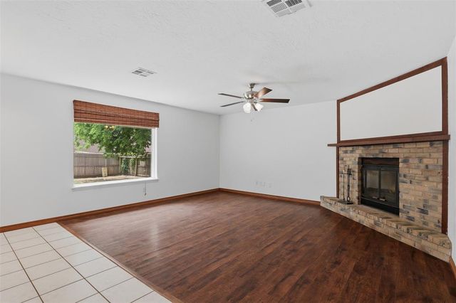1604 NE 4th Street, Moore, OK 73160